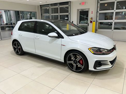 Used 2018 Volkswagen GTI SE FWD image 1