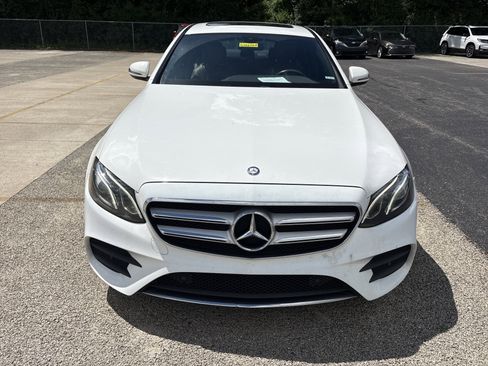 Used 2017 Mercedes-Benz E 300 4MATIC image 2