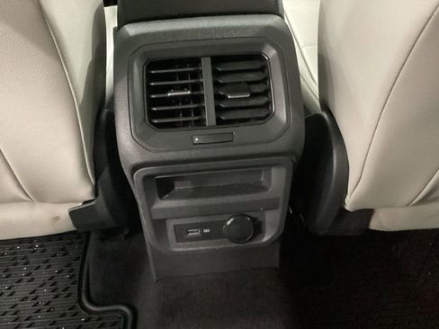 Used 2020 Volkswagen Tiguan SE w/ Panoramic Sunroof Package AWD/4WD image 14