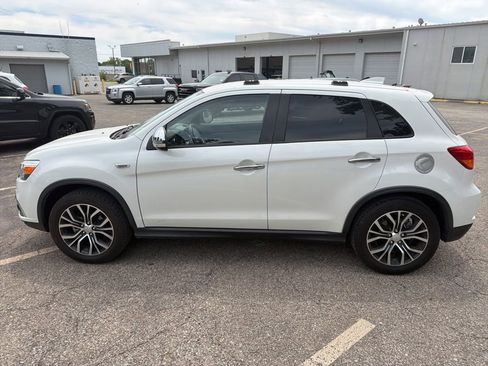 Used 2019 Mitsubishi Outlander Sport SE FWD image 1