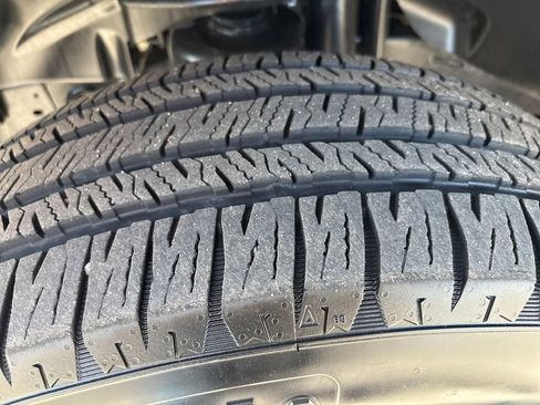 Used 2025 Jeep Wrangler Unlimited Sahara AWD/4WD image 29
