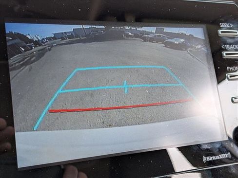 Used 2022 Toyota Camry LE image 5