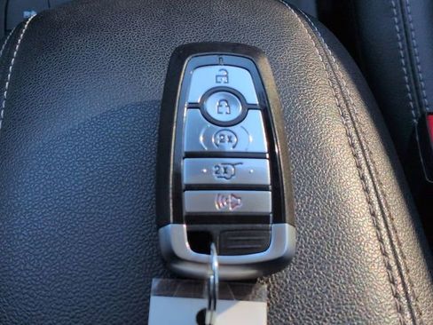 Used 2022 Ford Escape Titanium image 37