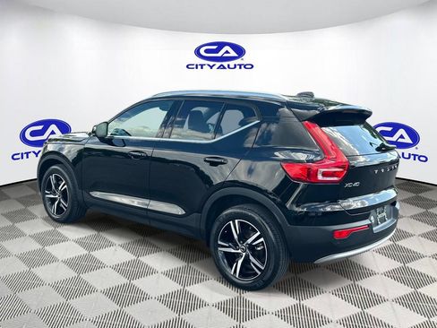 Used 2023 Volvo XC40 B5 Plus AWD/4WD image 7