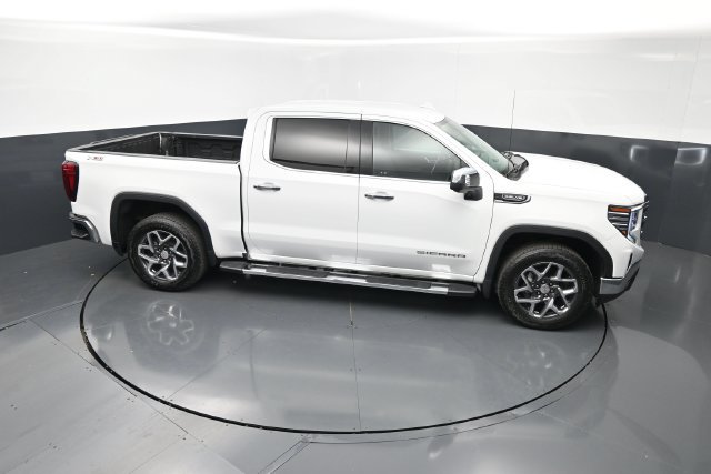 Used 2023 GMC Sierra 1500 SLT w/ SLT Premium Package AWD/4WD image 26