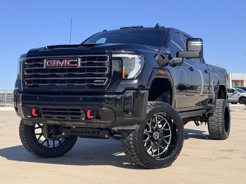 Used 2025 GMC Sierra 2500 AT4 w/ AT4 Premium Plus Package image 2