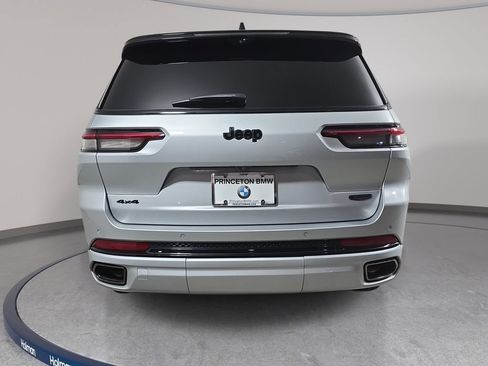 Used 2023 Jeep Grand Cherokee L Summit AWD/4WD image 7