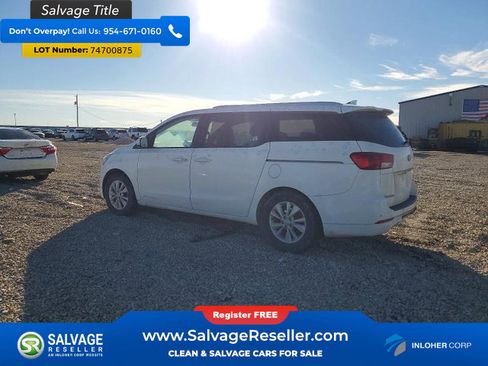 Used 2017 Kia Sedona LX w/ LX Essentials Premium Package image 3