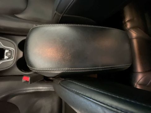 Used 2019 Jeep Cherokee Limited image 21