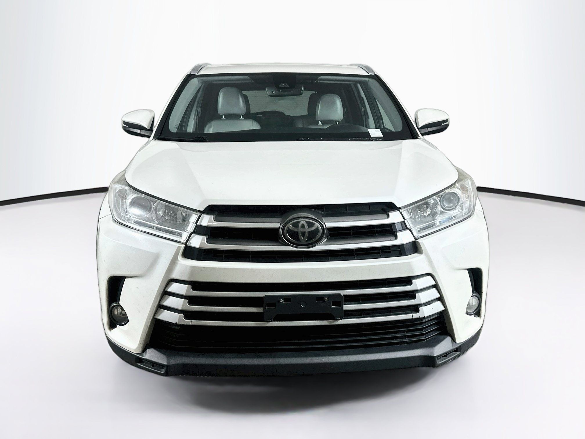 Used 2018 Toyota Highlander XLE AWD/4WD image 2