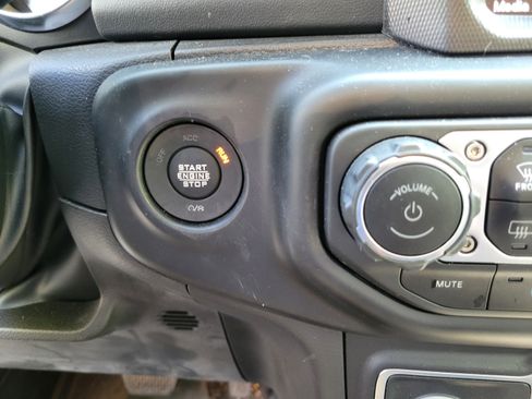Used 2023 Jeep Wrangler Unlimited Sahara w/ Cold Weather Group AWD/4WD image 24