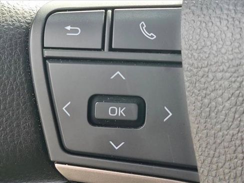 Used 2025 Toyota Camry LE w/ Convenience Package FWD image 13