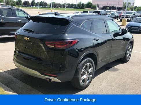 Used 2024 Chevrolet Blazer LT w/ Convenience Package FWD image 2