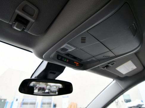 Used 2024 Chevrolet Equinox LT AWD/4WD image 27