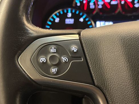 Used 2019 Chevrolet Suburban LT image 32