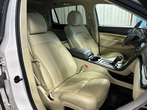 Used 2019 Lincoln MKT AWD image 53