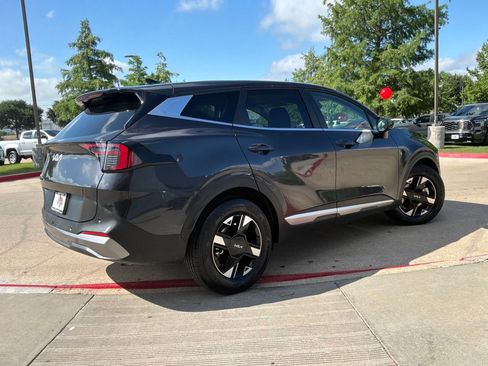 Used 2026 Kia Sportage LX FWD image 6