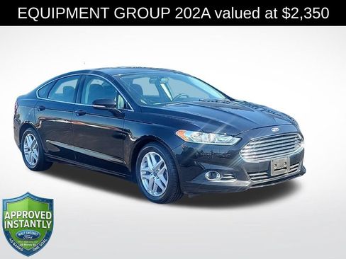 Used 2016 Ford Fusion SE w/ Equipment Group 202A FWD image 1