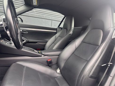 Certified 2018 Porsche 911 Cabriolet image 16