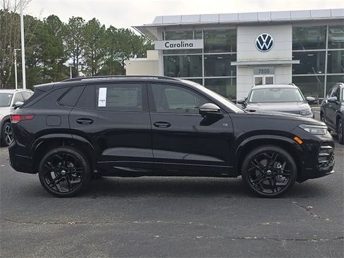 New 2026 Volkswagen Tiguan SE R-Line image 4