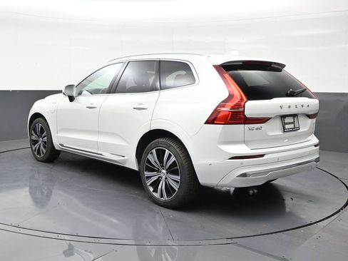 Used 2023 Volvo XC60 T8 Plus image 3