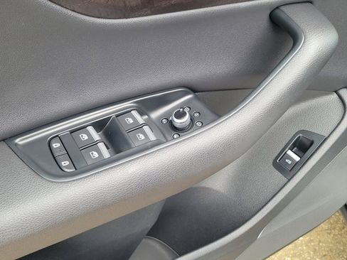 Used 2023 Audi Q7 3.0T Premium image 16