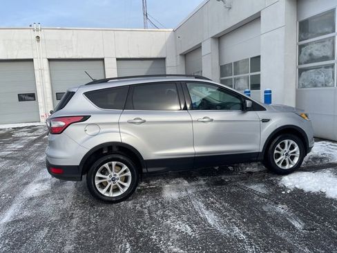 Used 2018 Ford Escape SE w/ SE Sync 3 Package image 9