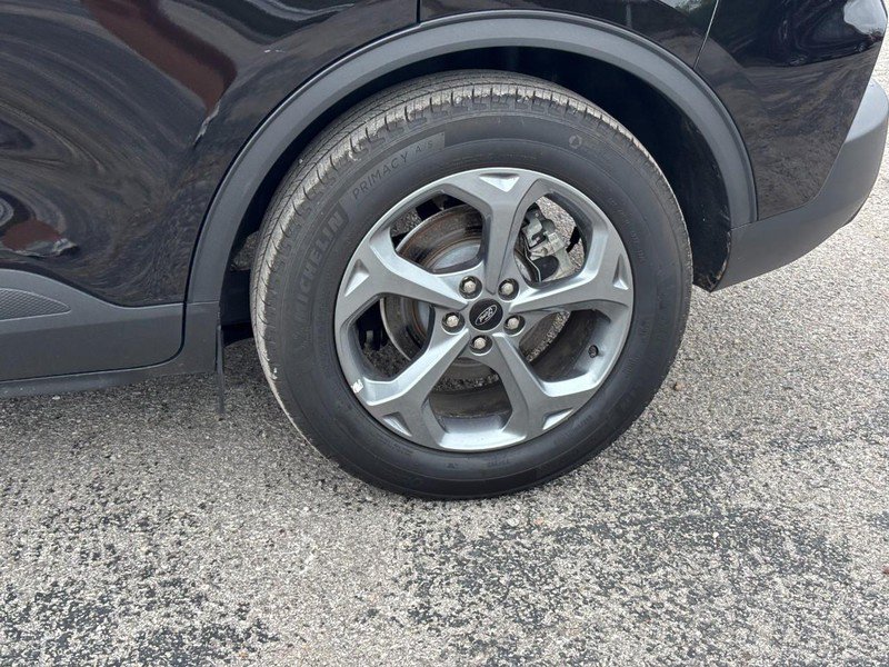 Used 2025 Ford Escape ST-Line FWD image 12