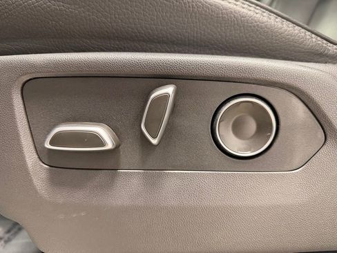 Used 2024 GMC Sierra 3500 Denali w/ Denali Reserve Package image 33