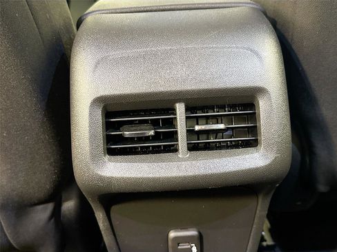 Used 2020 Chevrolet Equinox LS FWD image 23