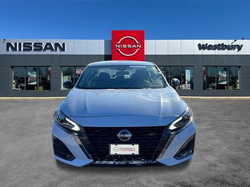 Used 2023 Nissan Altima 2.5 SR image 2