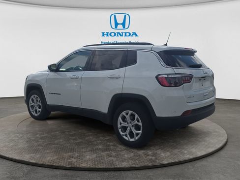 Used 2024 Jeep Compass Latitude image 3