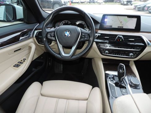 Used 2018 BMW 530i w/ Premium Package image 20