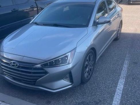 Used 2020 Hyundai Elantra Limited w/ Ultimate Package 03 FWD image 4