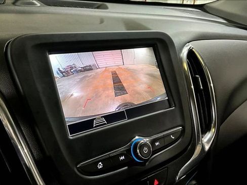 Used 2023 Chevrolet Equinox LT image 23