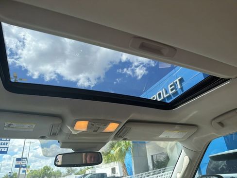 Used 2018 Nissan Armada SL w/ Moonroof Package image 3