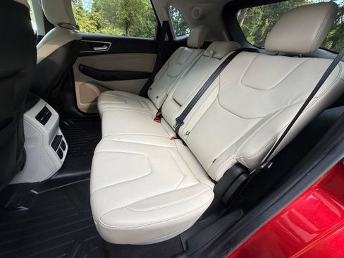 Used 2020 Ford Edge Titanium FWD image 31