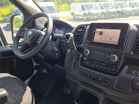 Used 2025 RAM ProMaster 2500 w/ Convenience Group image 7