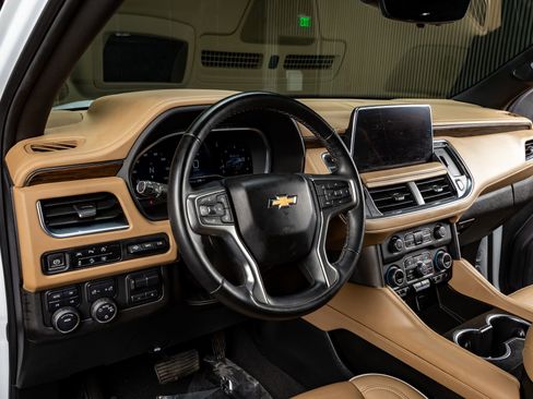 Used 2023 Chevrolet Suburban Premier w/ Premium Package image 17