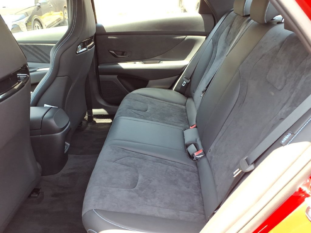 Used 2025 Hyundai Elantra N FWD image 7