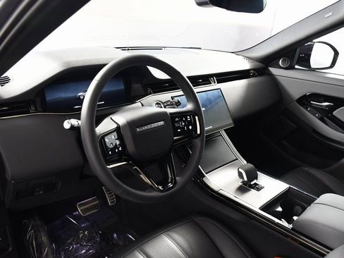 Certified 2025 Land Rover Range Rover Evoque Dynamic SE image 12