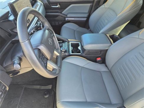 Used 2025 Toyota 4Runner Trailhunter image 12