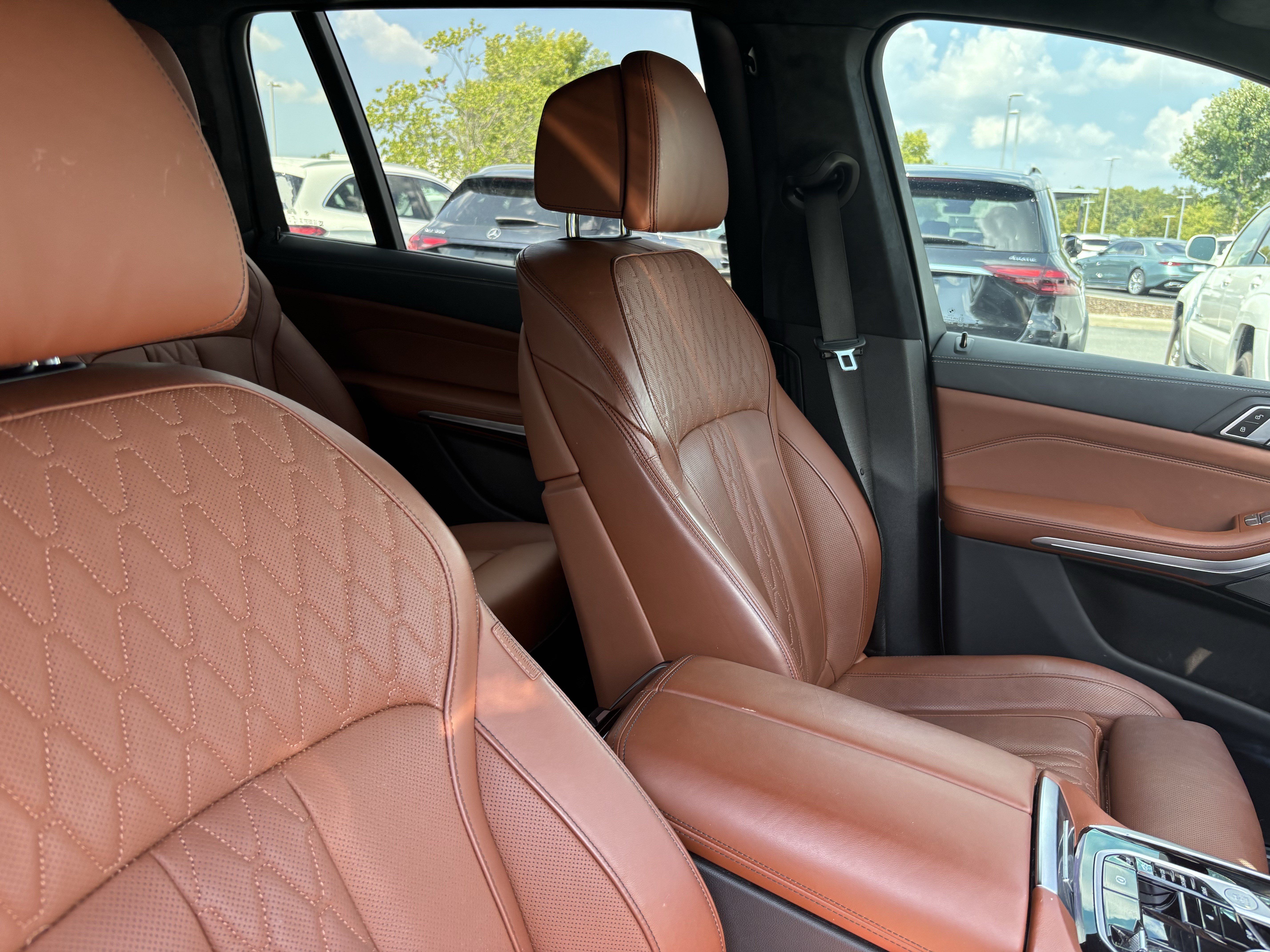Certified 2024 BMW X7 xDrive40i w/ M Sport Package AWD/4WD image 34