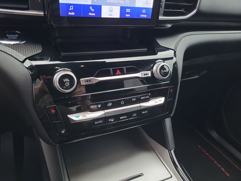 Used 2023 Ford Explorer ST-Line w/ Class IV Trailer Tow Package image 24