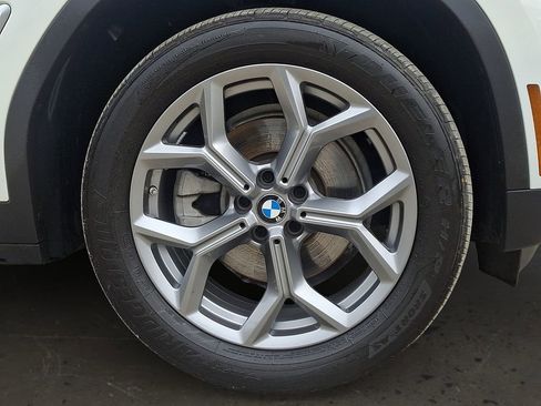 Certified 2023 BMW X4 xDrive30i w/ Premium Package AWD/4WD image 9