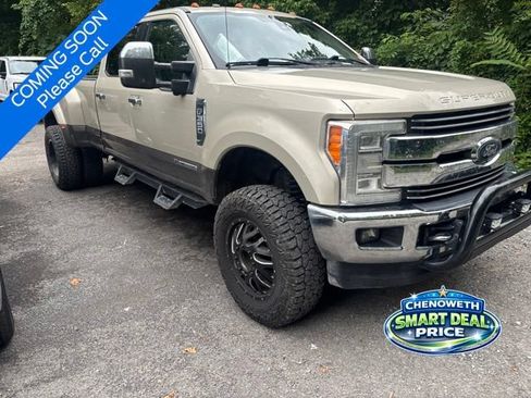 Used 2017 Ford F350 Lariat w/ Lariat Ultimate Package AWD/4WD image 3