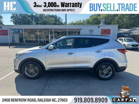 Used 2017 Hyundai Santa Fe Sport FWD image 2