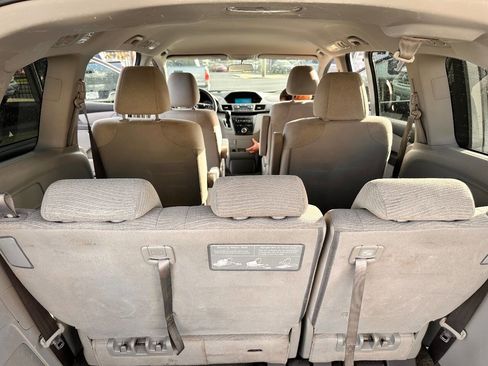 Used 2012 Honda Odyssey LX image 17