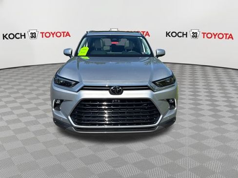 Used 2024 Toyota Grand Highlander AWD image 2