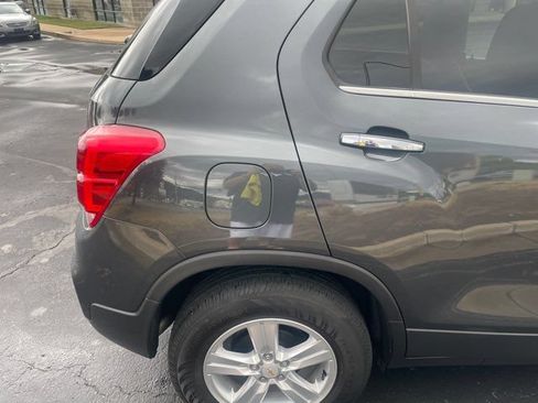 Used 2017 Chevrolet Trax LT w/ LT Convenience Package FWD image 30